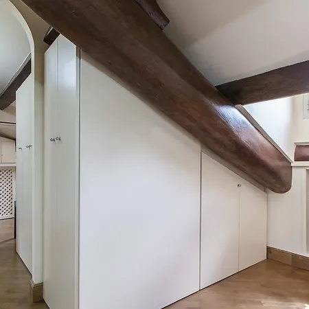 Apartment Giunone Lucina Rom