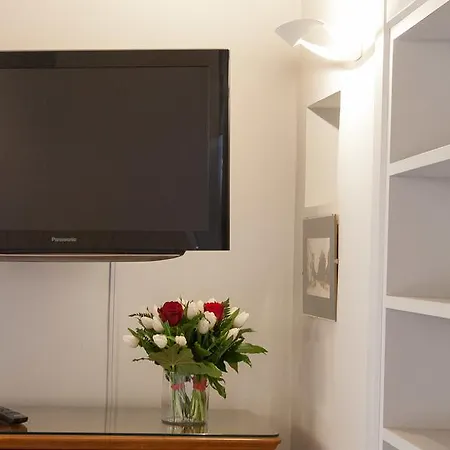 Giunone Lucina Apartment