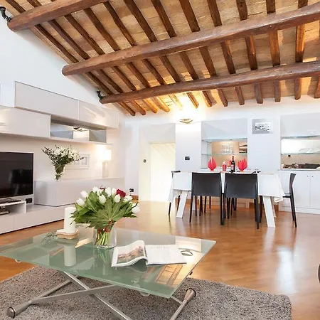 Giunone Lucina Apartment